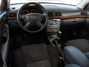 Седан Toyota Avensis 2006 года, 650000 рублей, Волгоград