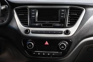 Седан Hyundai Solaris 2017 года, 999000 рублей, Новосибирск