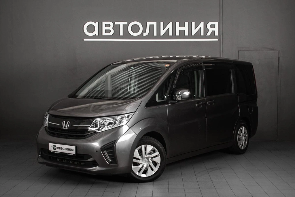 Минивэн Honda Stepwgn Spada 2017 года, 1515000 рублей, Красноярск
