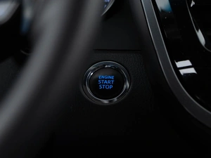 Седан Toyota Camry 2022 года, 2697055 рублей, Москва