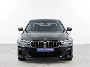 Седан BMW 5 серия 2022 года, 5449999 рублей, Москва