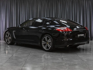 Лифтбек Porsche Panamera 4 2013 года, 2889000 рублей, Тюмень