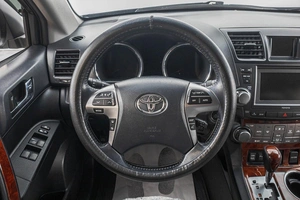 Внедорожник Toyota Highlander 2013 года, 2389000 рублей, Барнаул