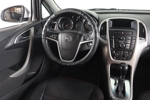 Хетчбэк Opel Astra 2011 года, 689000 рублей, Пермь