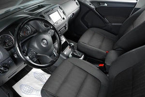 Внедорожник Volkswagen Tiguan 2012 года, 1459000 рублей, Тюмень