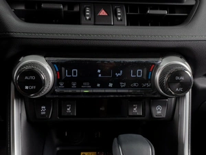 Внедорожник Toyota RAV4 2025 года, 4249000 рублей, Тюмень