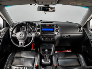 Внедорожник Volkswagen Tiguan 2010 года, 1210000 рублей, Красноярск