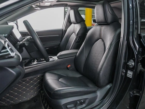 Седан Toyota Camry 2023 года, 4099000 рублей, Сургут