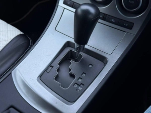 Седан Mazda Axela 2012 года, 765000 рублей, Ижевск