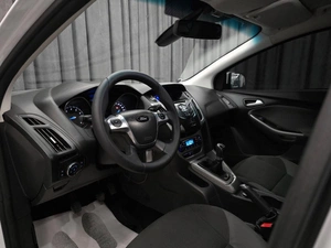 Хетчбэк Ford Focus 2011 года, 640000 рублей, Красноярск
