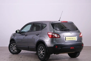 Внедорожник Nissan Qashqai 2011 года, 1049000 рублей, Омск