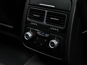 Внедорожник Volkswagen Touareg 2016 года, 3325000 рублей, Волгоград