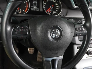 Седан Volkswagen Passat 2011 года, 899000 рублей, Воронеж