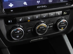 Седан Volkswagen Jetta 2013 года, 1039000 рублей, Воронеж