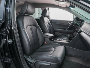 Седан Kia Optima 2018 года, 2209000 рублей, Сургут