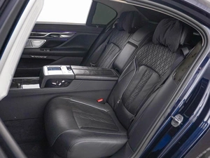 Седан BMW 7 серия 2016 года, 3349077 рублей, Москва