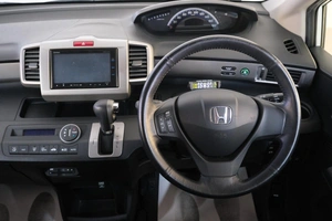 Минивэн Honda Freed 2015 года, 1629000 рублей, Омск