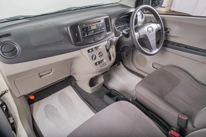 Хетчбэк Daihatsu Mira e:S 2015 года, 449000 рублей, Томск