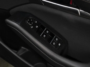 Хетчбэк Mazda 3 2019 года, 1750000 рублей, Омск