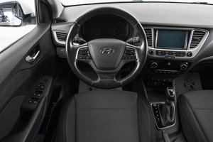 Седан Hyundai Solaris 2019 года, 1649000 рублей, Красноярск
