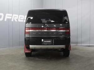 Минивэн Mitsubishi Delica D5 2018 года, 3000000 рублей, Омск