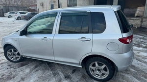 Хетчбэк Mazda Demio 2002 года, 380000 рублей, Красноярск