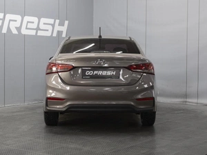 Седан Hyundai Solaris 2017 года, 1066777 рублей, Омск