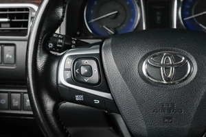 Седан Toyota Camry 2015 года, 2079000 рублей, Тюмень