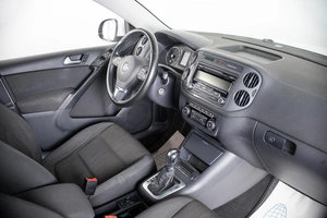Внедорожник Volkswagen Tiguan 2015 года, 1749000 рублей, Пермь