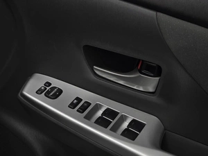 Универсал Toyota Prius Alpha 2011 года, 1100000 рублей, Красноярск