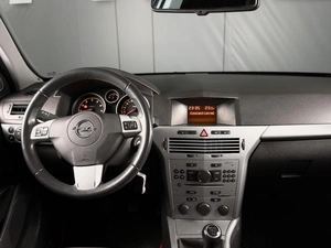 Универсал Opel Astra 2011 года, 649000 рублей, Нижневартовск