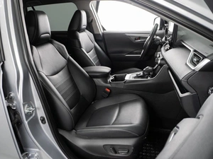 Внедорожник Toyota RAV4 2023 года, 4240000 рублей, Тюмень