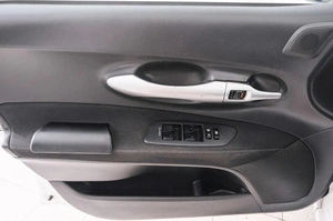Хетчбэк Toyota Auris 2010 года, 879000 рублей, Красноярск