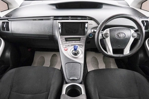 Лифтбек Toyota Prius 2012 года, 1199000 рублей, Красноярск