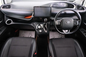 Минивэн Toyota Sienta 2018 года, 1589000 рублей, Омск