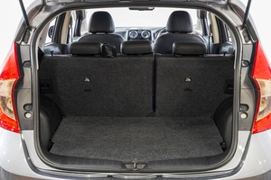 Хетчбэк Nissan Note 2014 года, 949000 рублей, Барнаул