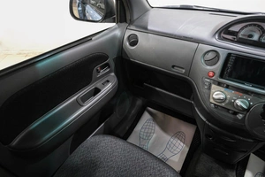 Минивэн Toyota Sienta 2012 года, 859000 рублей, Новокузнецк