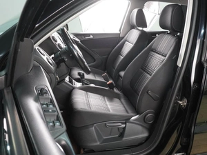 Внедорожник Volkswagen Tiguan 2015 года, 1219000 рублей, Воронеж