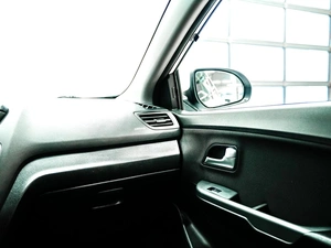 Седан Kia Rio 2017 года, 1090000 рублей, Красноярск