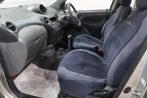 Хетчбэк Toyota Vitz 2001 года, 349000 рублей, Новокузнецк