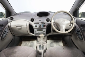 Седан Toyota Platz 2002 года, 349000 рублей, Новосибирск