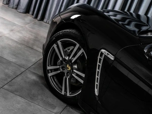 Лифтбек Porsche Panamera 4 2013 года, 2889000 рублей, Тюмень