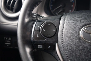 Внедорожник Toyota RAV4 2017 года, 2499000 рублей, Оренбург