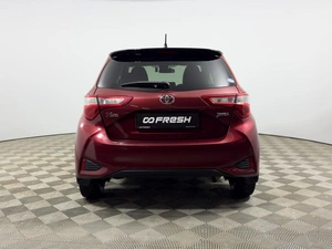 Хетчбэк Toyota Vitz 2017 года, 826100 рублей, Казань