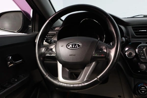 Седан Kia Rio 2012 года, 899000 рублей, Новосибирск