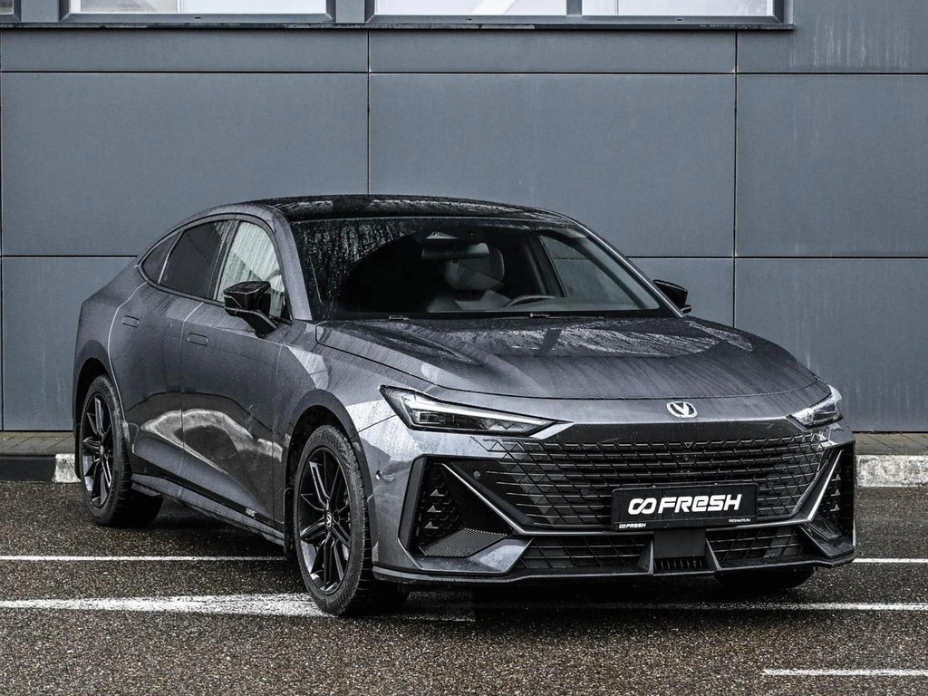 Лифтбек Changan UNI-V 2023 года, 2299000 рублей, Кирилловка