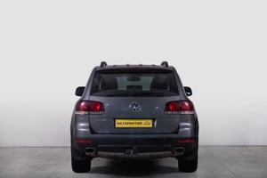 Внедорожник Volkswagen Touareg 2008 года, 1269000 рублей, Томск