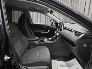 Внедорожник Toyota RAV4 2019 года, 3000000 рублей, Красноярск