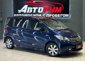 Минивэн Honda Freed 2010 года, 998000 рублей, Красноярск