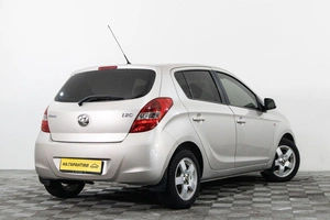Хетчбэк Hyundai i20 2010 года, 569000 рублей, Сургут